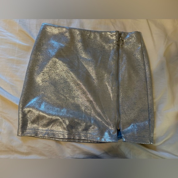 Forever 21 Shiny Silver Skirt - Picture 1 of 5